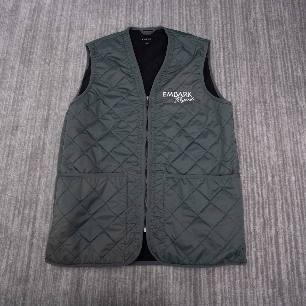 Quince Quilted Fleece Liner Vest Mens M Green Excellent Embark Beyond Logo